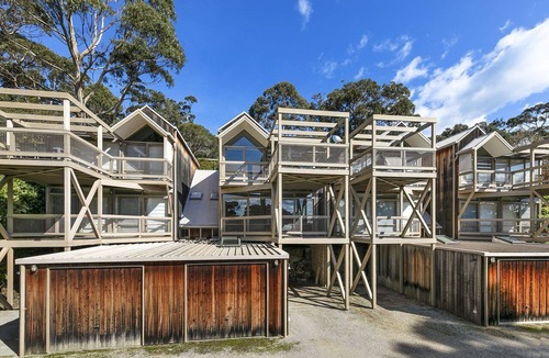 Lorne House | Lorne Lodge - Stylish, Views, WIFI, Wood Fire, Everything you Need