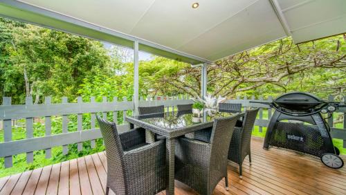 New Brighton House | Lorraine's Beach house - 3 mins walk to beach