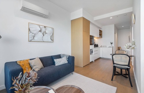 Heidelberg Heights Apartment | Lovely 1-Bed Pad with Balcony, Gym & Pool