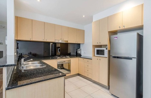 Turner Apartment | Lovely 2 Brm City-side !