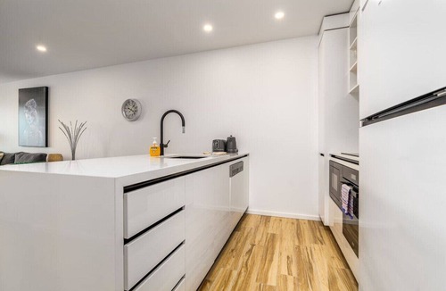 City East Apartment | Lovely 2BR Apartment w/free parking on premises