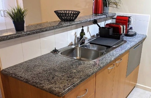 Perth Central Business District Apartment | Lovely one bedroom city apartment with pool, free parking, gym, walk to the city