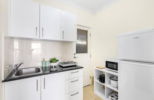 Sunnybank House | Lovely Tiny Home at Sunnybank CBD On Street Parking