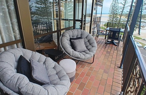 Caloundra Apartment | Lowanna Unit 10, 24 Bulcock Beach Esplanade, Bulcock Beach