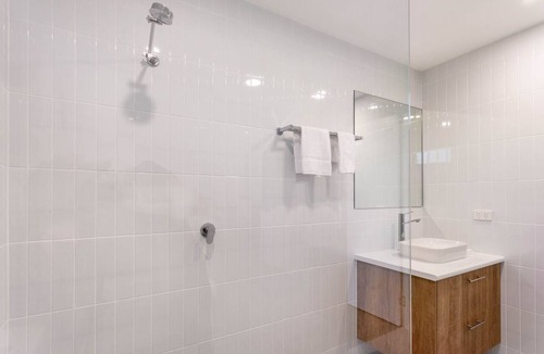 Lammermoor Beach Apartment | Lower level, Cute Apartment on Lammermoor Beach