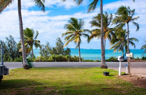 Lammermoor Beach Apartment | Lower level, Cute Apartment on Lammermoor Beach
