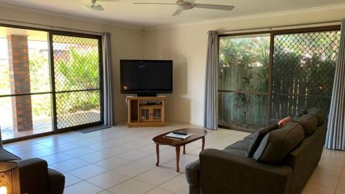 Bongaree House | Lowset Pet Friendly Home