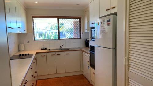 Bongaree House | Lowset Pet Friendly Home