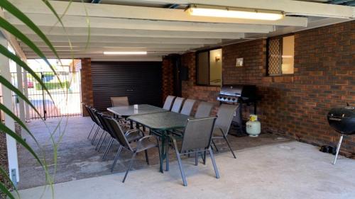 Bongaree House | Lowset Pet Friendly Home