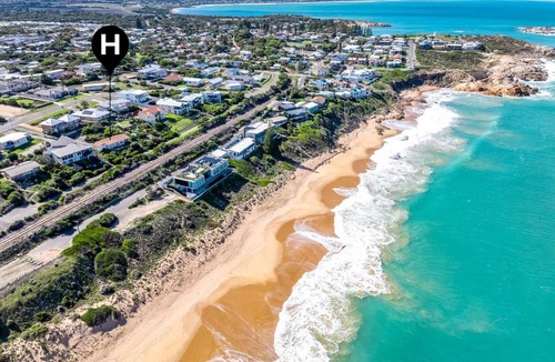 Port Elliot House | LOWTIDE 13A Battunga Avenue Port Elliot Linen Included