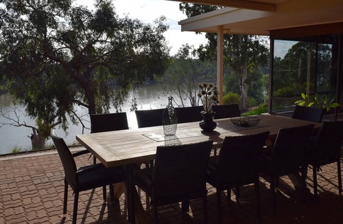 Loxton House | Loxton River Escape - Holiday home on the river