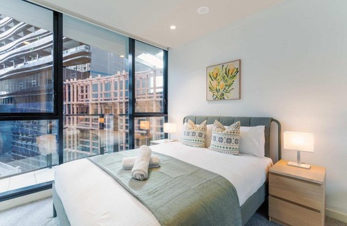 South Yarra Apartment | Lucia South Yarra Pool Gym free Parking
