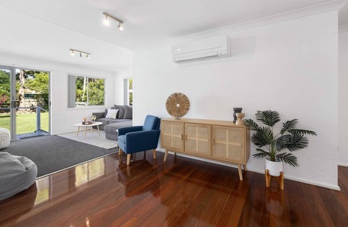 North Haven Cottage | Luderick Cottage - fish, surf, eat, walk everywhere