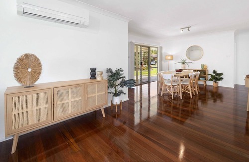 North Haven Cottage | Luderick Cottage - fish, surf, eat, walk everywhere