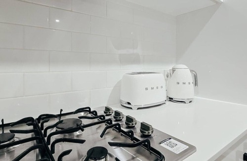 Wagga Wagga Apartment | `Lumeah` Modern Walkable Wagga Townhouse