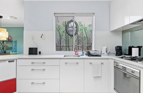 Leederville Apartment | Lustrous 2BR Home | Cafés, Restaurants & CBD