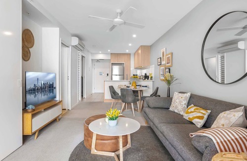 Hamilton Apartment | Lux 2BR Apt, 5 Stars Hotel, Pool, Gym, 10 min CBD