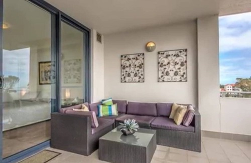 Rockingham Apartment | Lux on the 4th floor with ocean views