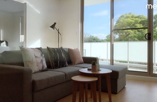 Asquith Apartment | Lux retreat/2Bd2Bth/Close to train/WiFi/Netflix/Washer/Dryer