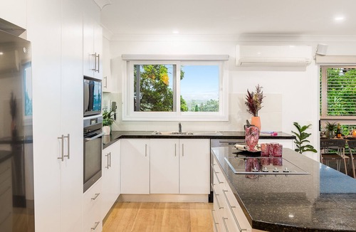 Coolangatta House | Luxe Beach House with Moutain and Ocean Views