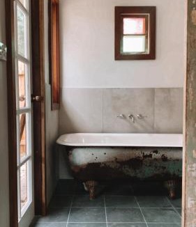 Belmore River House | Luxe Country Cabin - The Ateliers Cottage