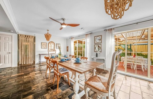 Algester House | Luxe Escape | Modern Family Home w/Private Patio