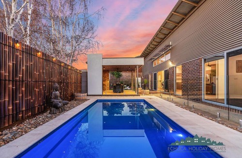 Moama House | Luxe Haven - Echuca Holiday Homes