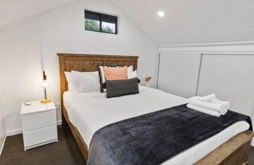 Central Mudgee House | Luxe Loft - Contemporary Comfort by Mudgee's CBD