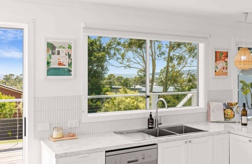 Dromana House | Luxe Oceanview - Bay Views, Beach & Wineries