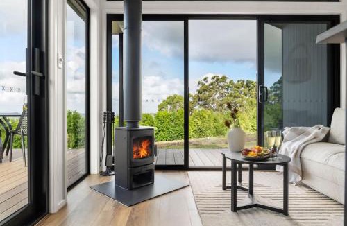 Ninderry House | Luxe Villa - Ocean Views 15km to Coolum Beach