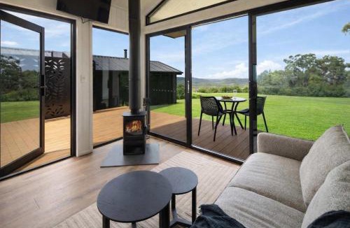 Ninderry House | Luxe Villa - Ocean Views 15km to Coolum Beach