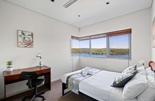 Caringbah South House | Luxe Waterview Double Room in Caringbah South - Ideal for Relaxation - Shared Bathroom