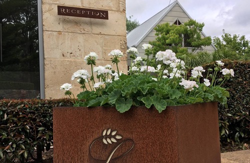 Bramley Villa | Luxurious 2 bedroom, 1 bathroom self contained limestone villa, with a hot spa.