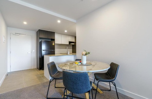 Phillip Apartment | Luxurious 2BR Escape with Exceptional Amenities - Hosted by Canstay
