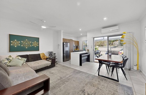 Underwood House | Luxurious 3-bedroom townhouse with pool