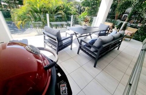 Urangan House | Luxurious 3BR Beachfront Retreat | Stylish Coastal Living Steps from the Sand