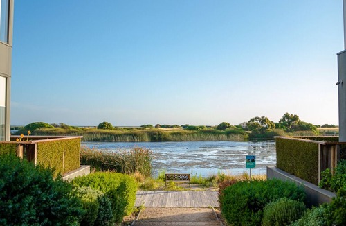 Williamstown House | Luxurious 5 bed family home in marine sanctuary