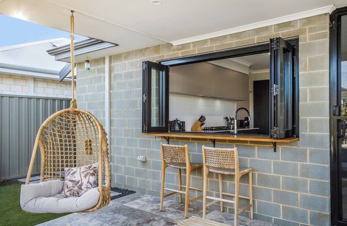 Eglinton House | Luxurious coastal retreat | Swan BnB Management