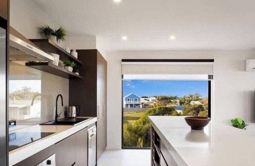 Sunderland Bay House | Luxurious Home Close to The Beach