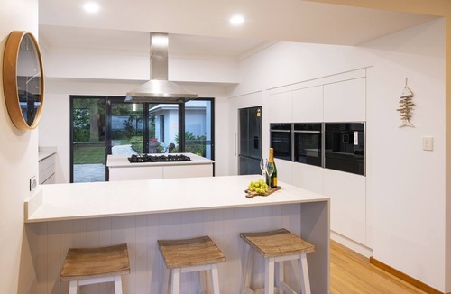 Marybrook House | LUXURIOUS & INVITING TWO STOREY HOME WITH COMFORTABLY CASUAL COASTAL VIBE