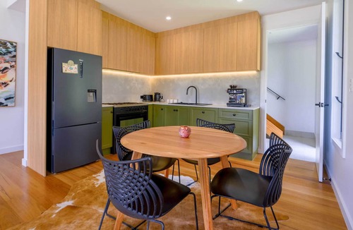 Highworth Villa | Luxurious Oasis in the Countryside