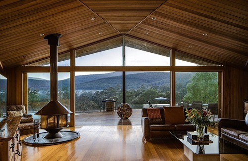 Yarra Junction House | Luxurious Unique, Private Paradise-Kangaroo Manor