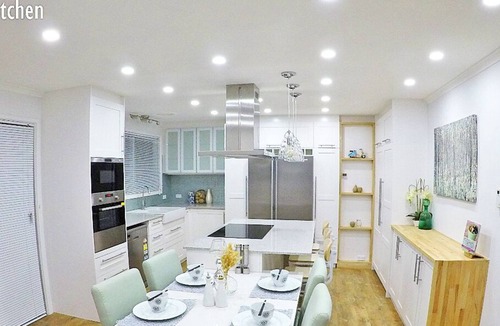 Frankston South House | Luxuriously appointed House Perfect for couples & groups