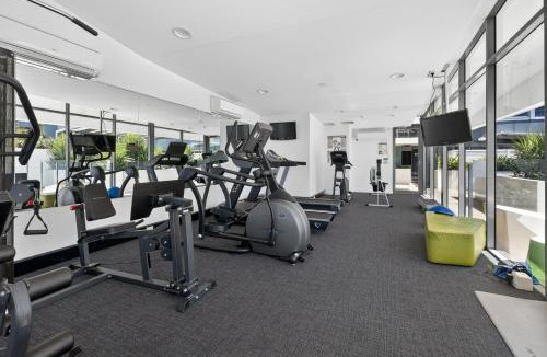 Bowen Hills Apartment | Luxury 2Bed2Bath Apt with Pool, Parking, Gym and Views