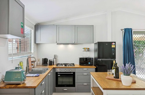 City Centre House | Luxury 2BR Beachside Stay | 2 Parking