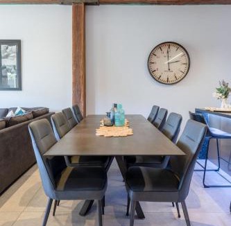 Teneriffe Apartment | Luxury 3 brm 2 bath Woolstore apt with Courtyard