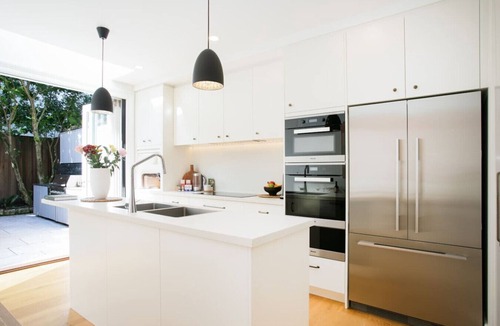 Darlinghurst House | Luxury 3BR home w rooftop + garden/BBQ + near CBD