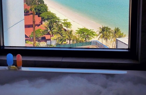 Pantai Tengah Apartment | Luxury 4BR Beachfront Sanctuary in Langkawi Island