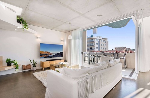 Caloundra Apartment | Luxury 5-floor Unit with Ocean Views near Beach
