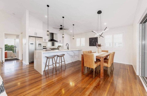 Bushland Beach House | Luxury 6-Bedroom Oceanview Escape